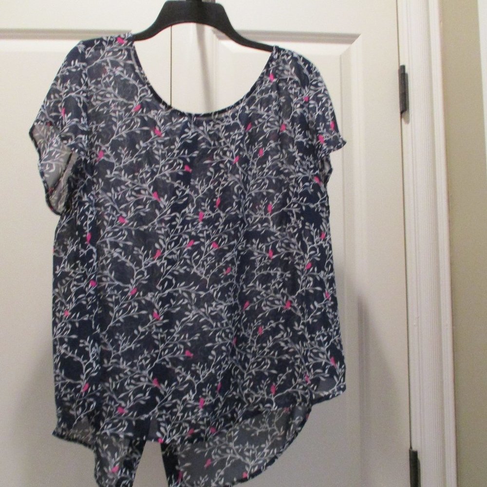 Torrid back-button blouse